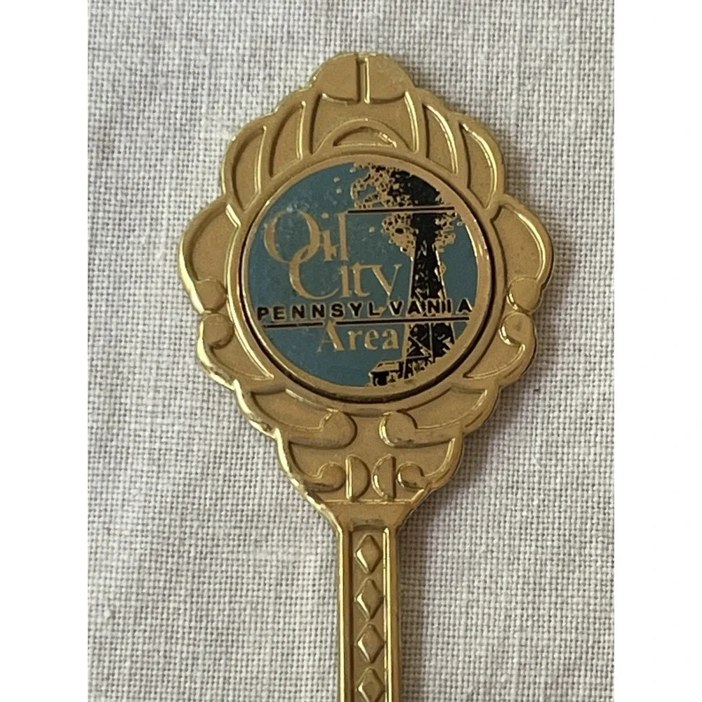 Vintage Oil City Pennsylvania Gold Tone Souvenir‎ Spoon Collectible
